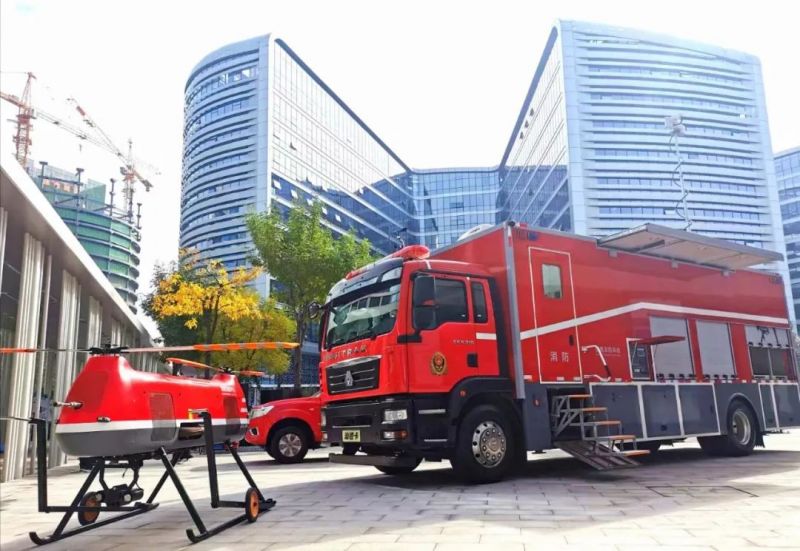 徐立毅書記、侯紅市長及有關領導視察獵鷹消防科技“雙創”活動周展位